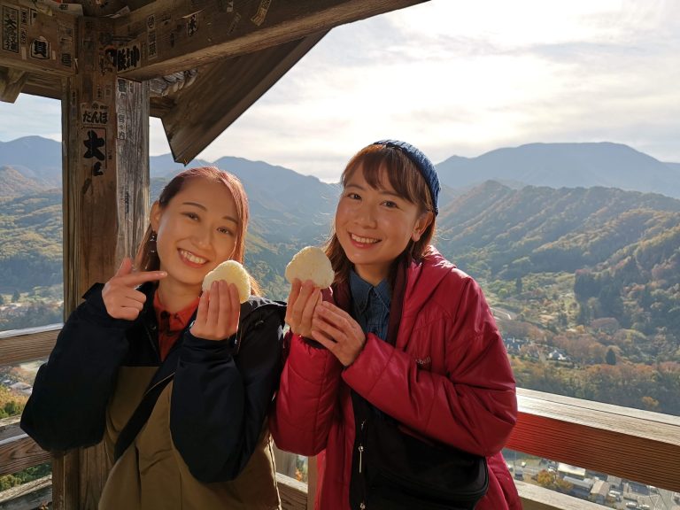 絶景を貸し切る山寺早朝ハイキング-山形ブランド米おにぎり食べ比べ付き-